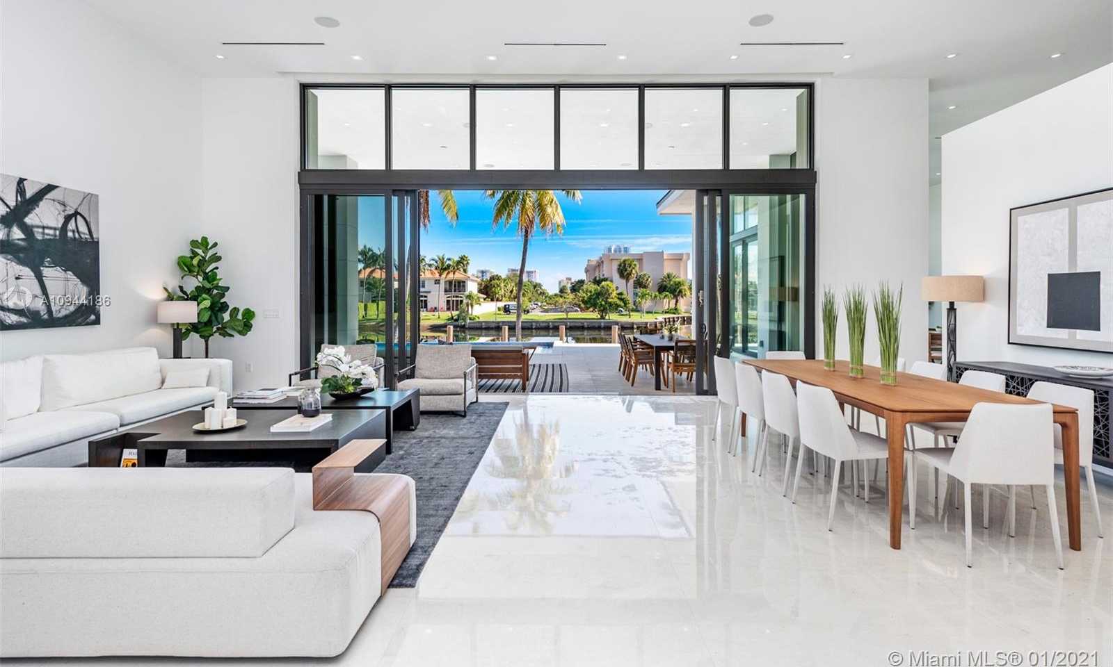 Small Image of 1651 DIPLOMAT PKWY, Hallandale Beach Number 4