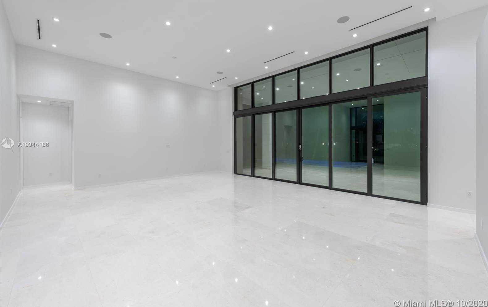 Small Image of 1651 DIPLOMAT PKWY, Hallandale Beach Number 51