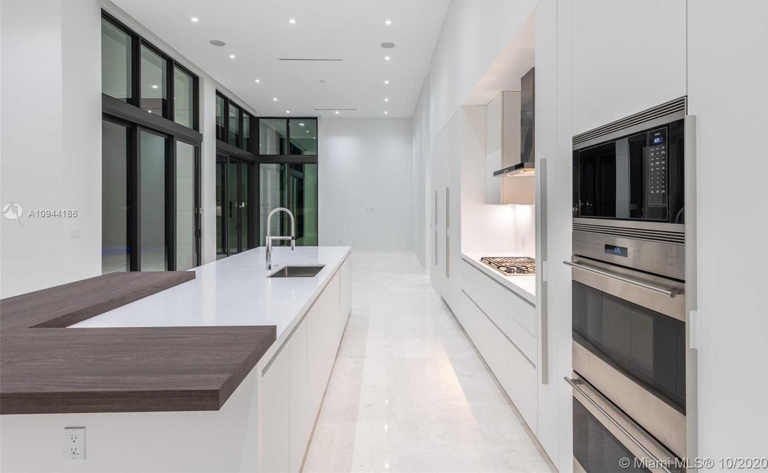 Small Image of 1651 DIPLOMAT PKWY, Hallandale Beach Number 54