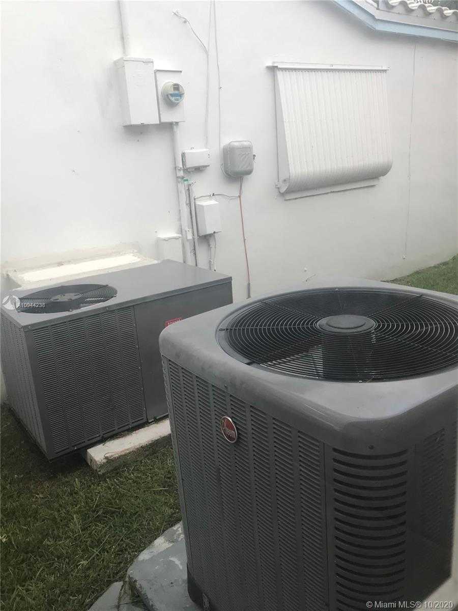 Small Image of 7418 NORTH WEST 73RD AVE, Tamarac Number 45