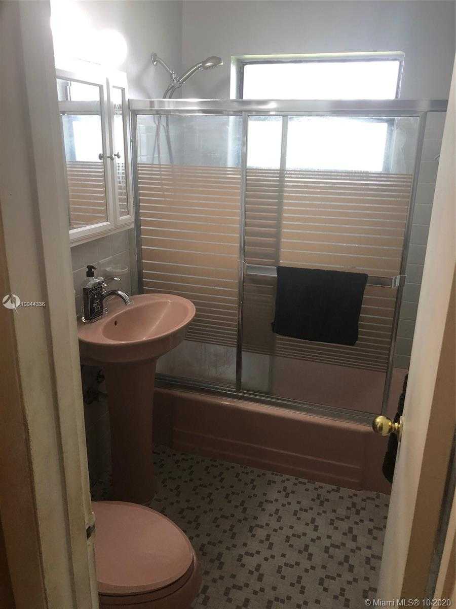Small Image of 10751 SOUTH WEST 51ST DR, Miami Number 11
