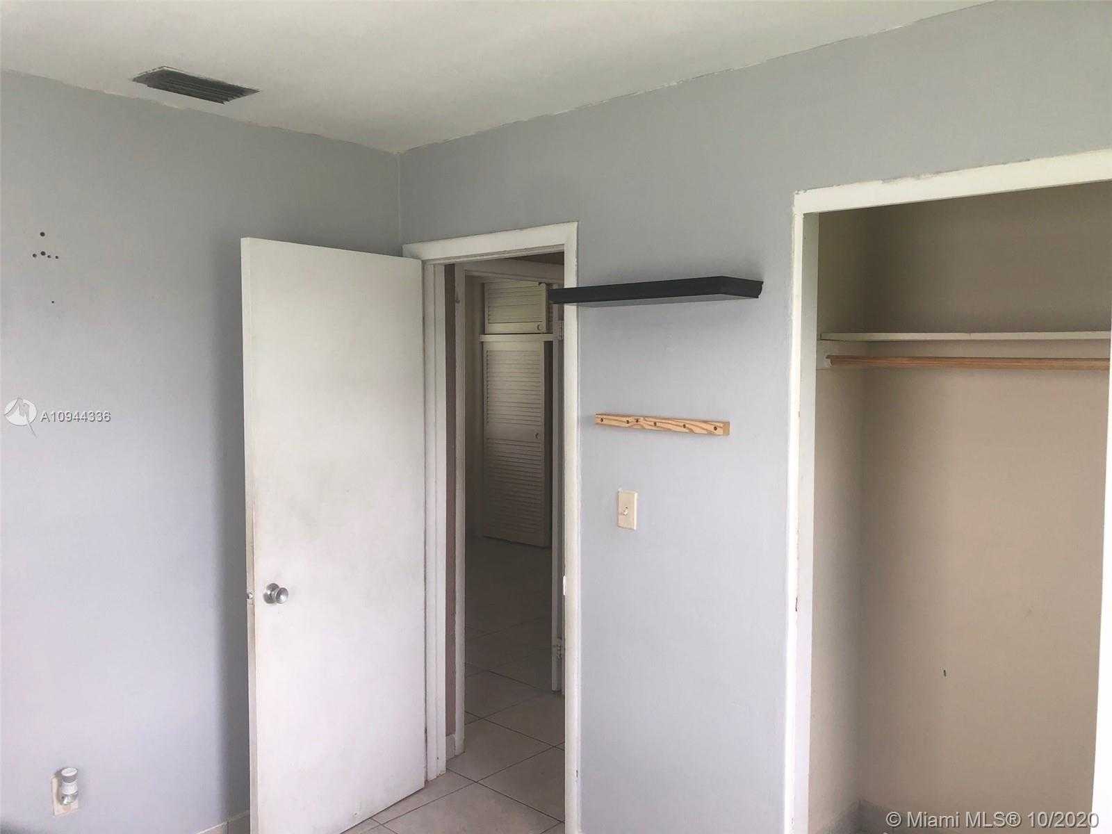 Small Image of 10751 SOUTH WEST 51ST DR, Miami Number 15