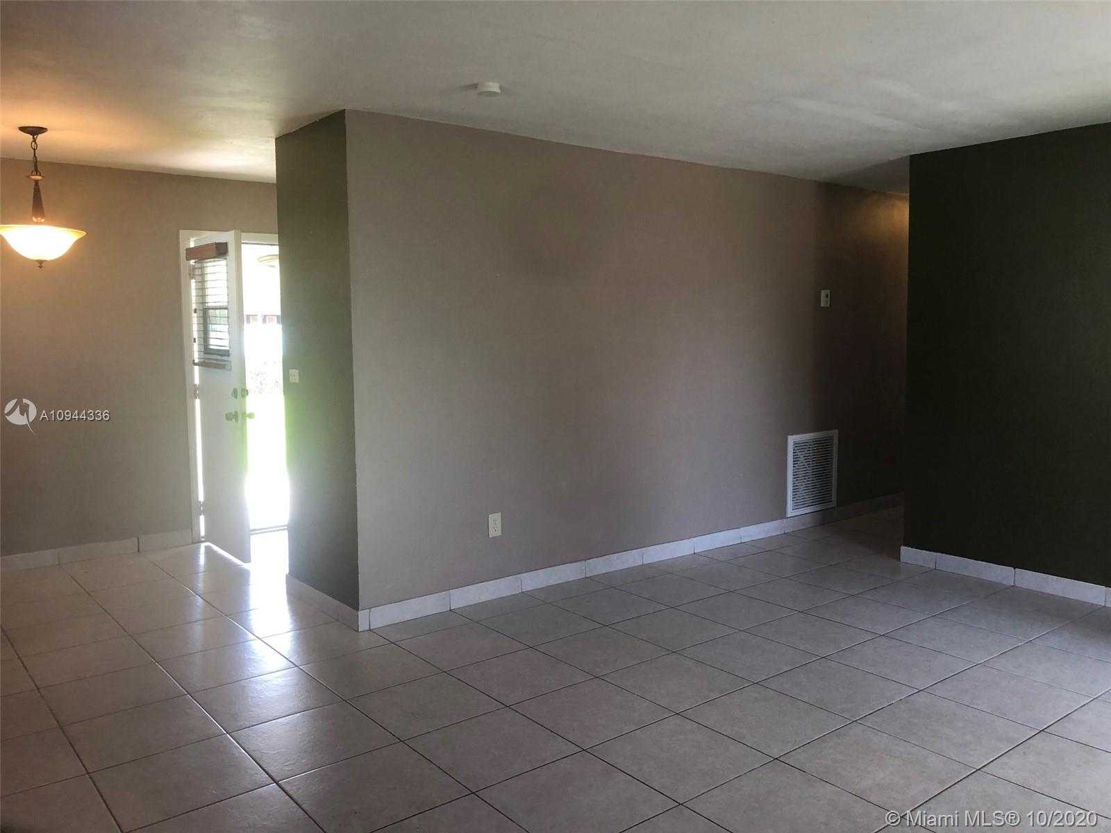 Small Image of 10751 SOUTH WEST 51ST DR, Miami Number 5