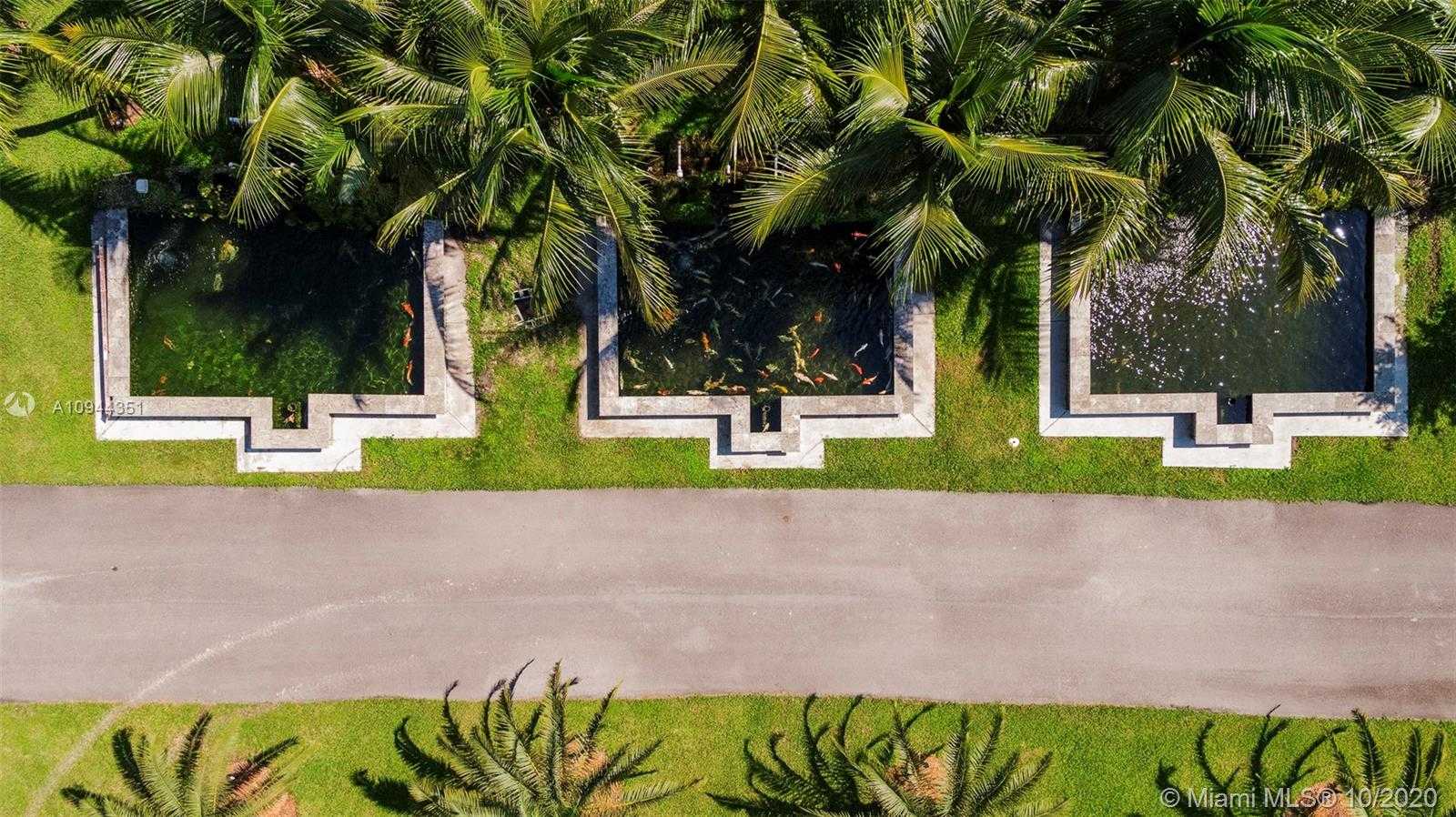 Small Image of 19695 SOUTH WEST 184 STREET, Miami Number 2