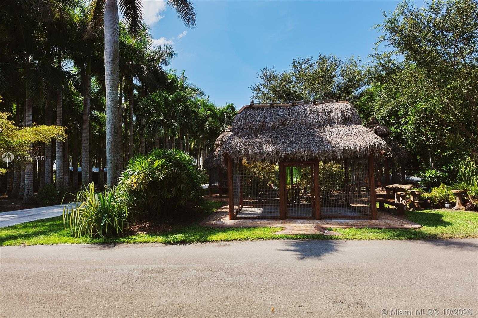 Small Image of 19695 SOUTH WEST 184 STREET, Miami Number 22