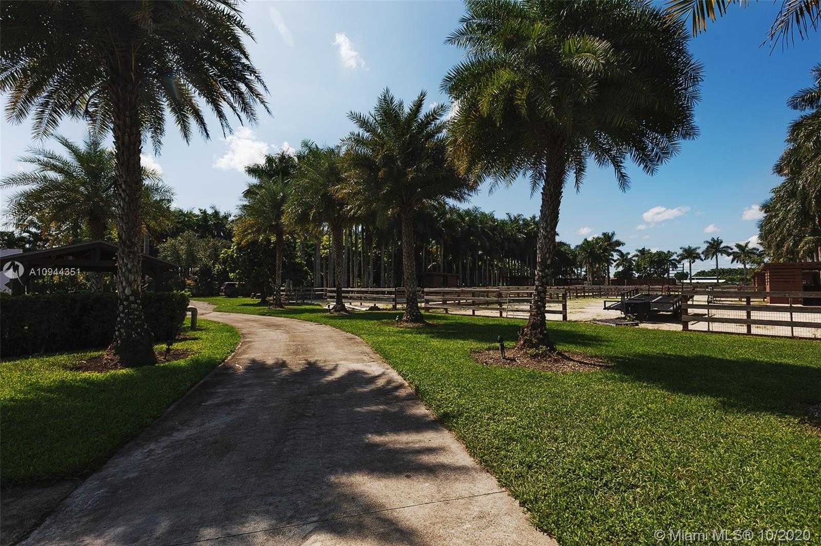 Small Image of 19695 SOUTH WEST 184 STREET, Miami Number 24