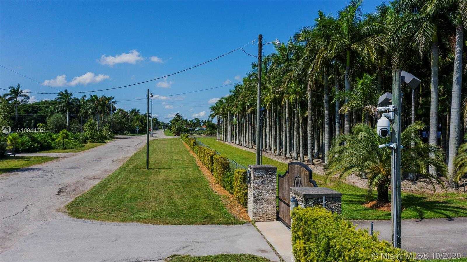 Small Image of 19695 SOUTH WEST 184 STREET, Miami Number 35