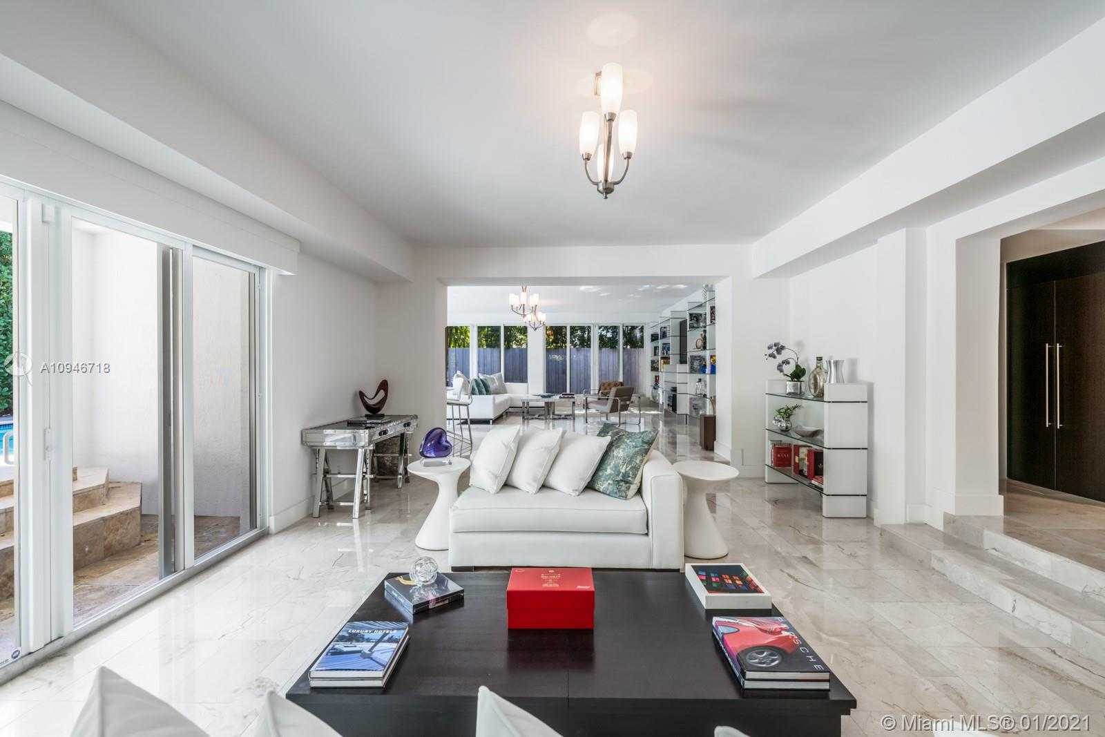 Small Image of 5543 LA GORCE DR, Miami Beach Number 10