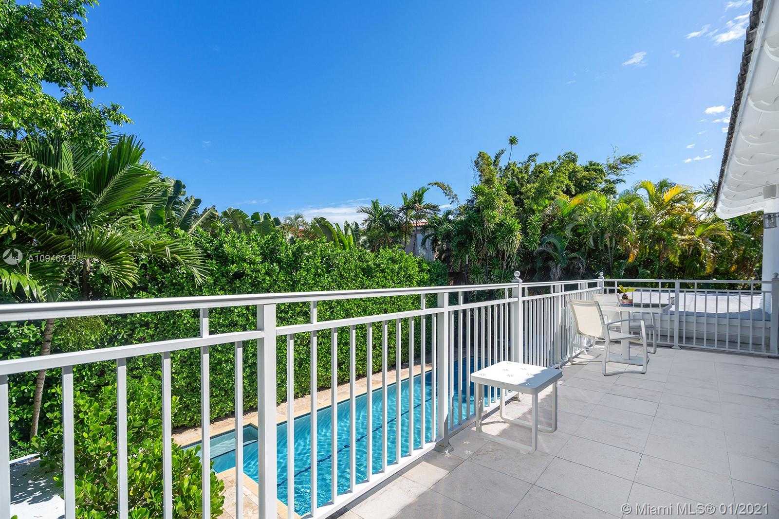 Small Image of 5543 LA GORCE DR, Miami Beach Number 17