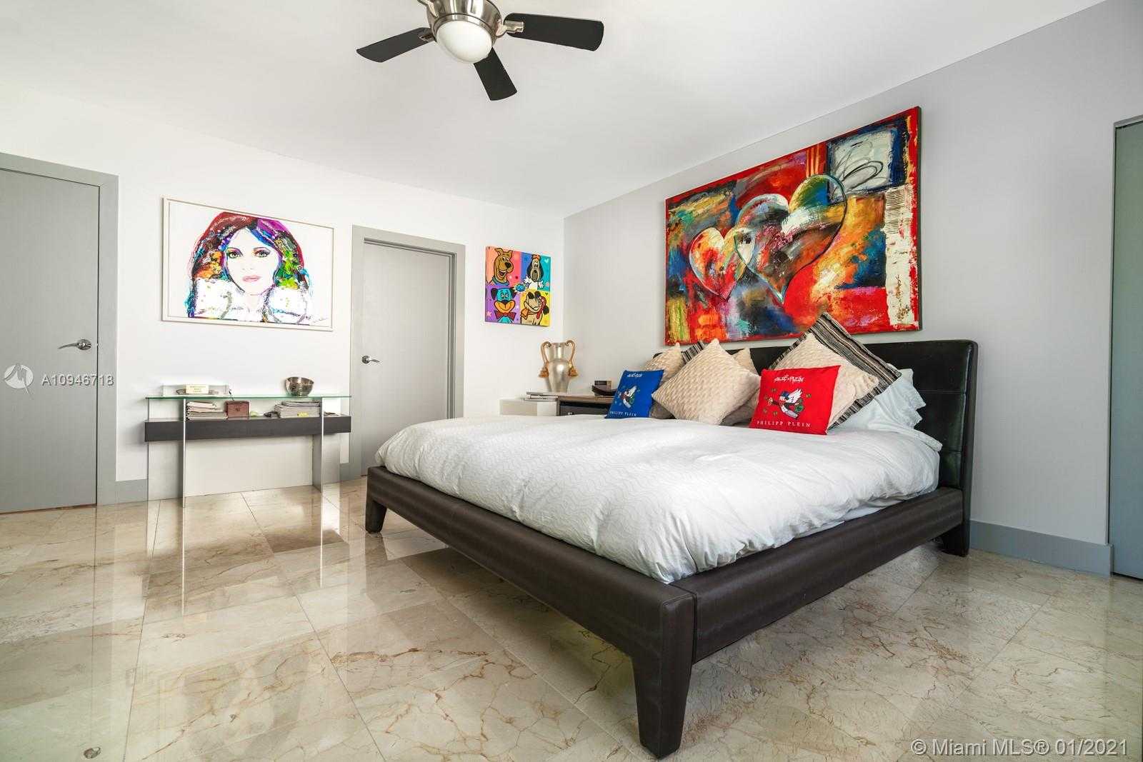 Small Image of 5543 LA GORCE DR, Miami Beach Number 20
