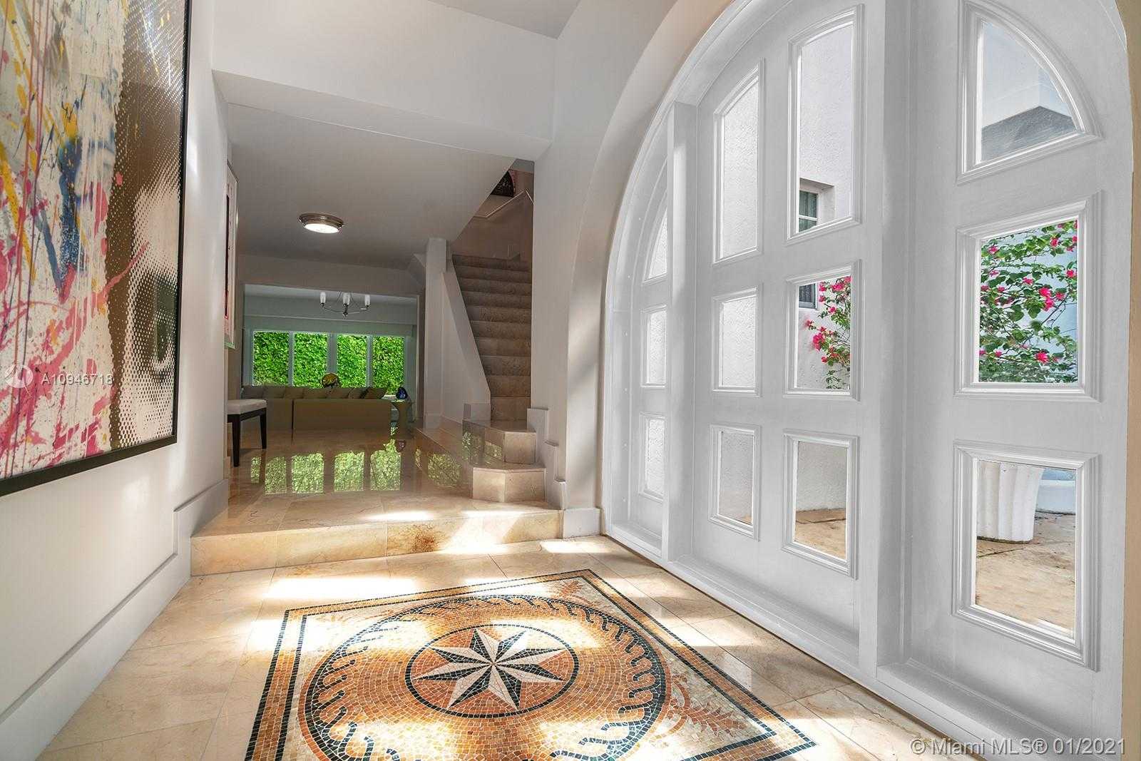 Small Image of 5543 LA GORCE DR, Miami Beach Number 3