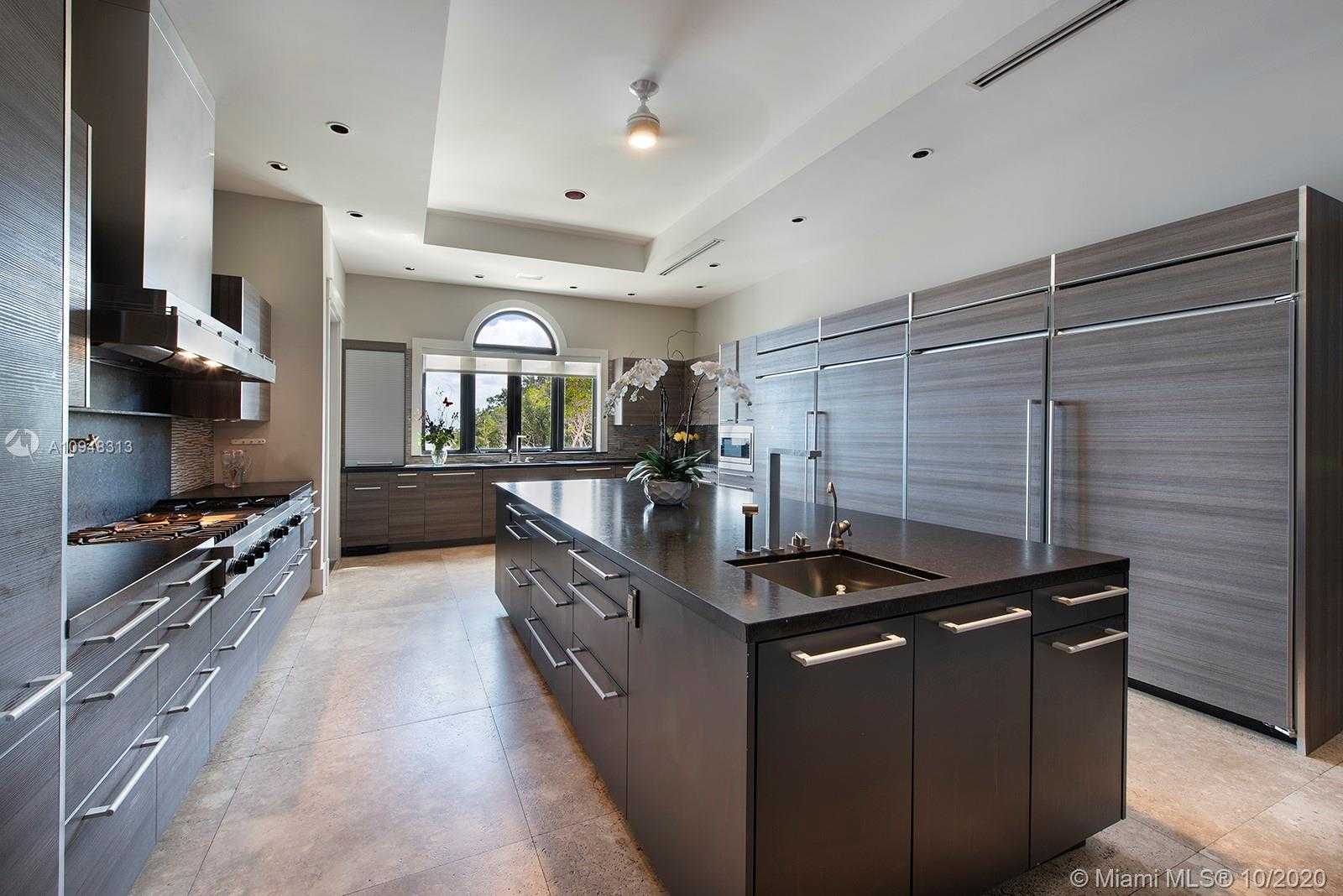 Small Image of 4 TAHITI BEACH ISLAND RD, Coral Gables Number 18