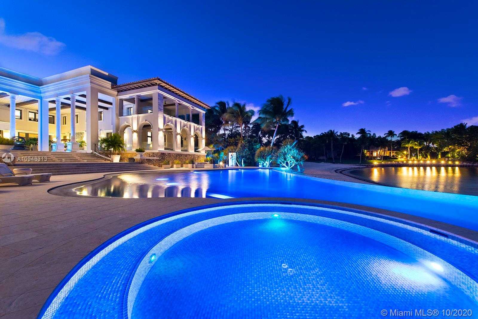 Small Image of 4 TAHITI BEACH ISLAND RD, Coral Gables Number 2