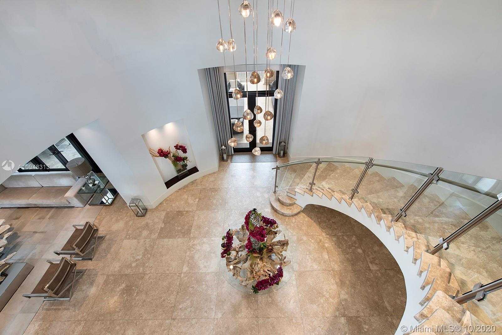 Small Image of 4 TAHITI BEACH ISLAND RD, Coral Gables Number 20