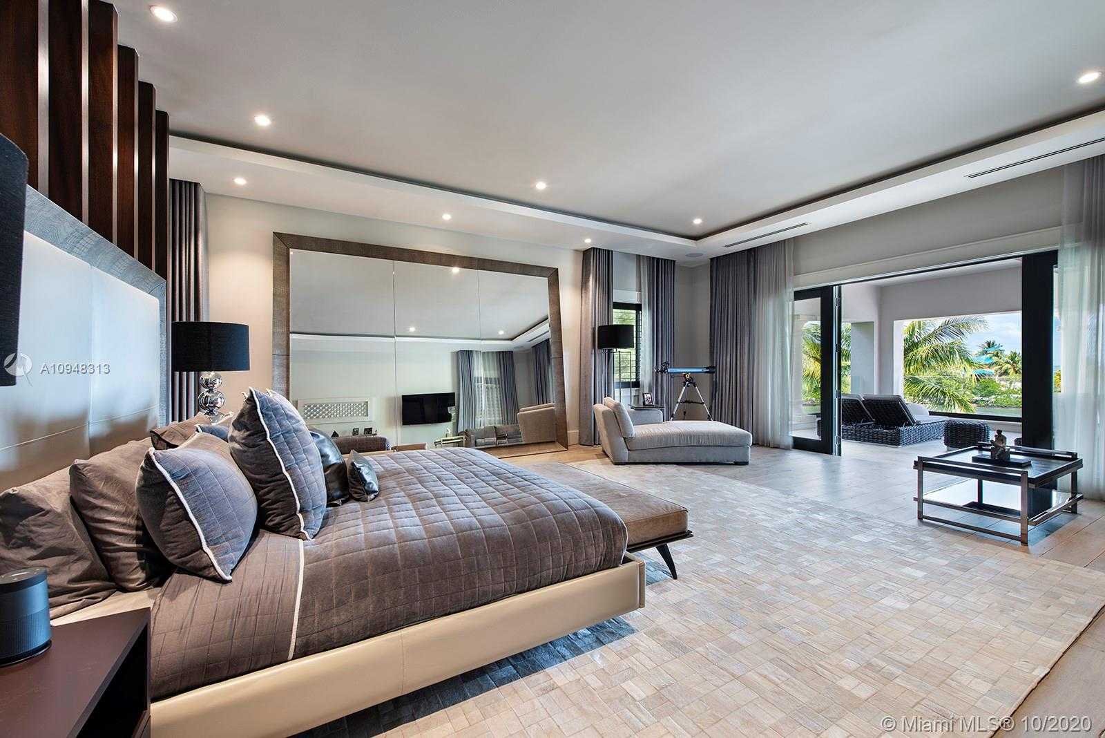 Small Image of 4 TAHITI BEACH ISLAND RD, Coral Gables Number 22