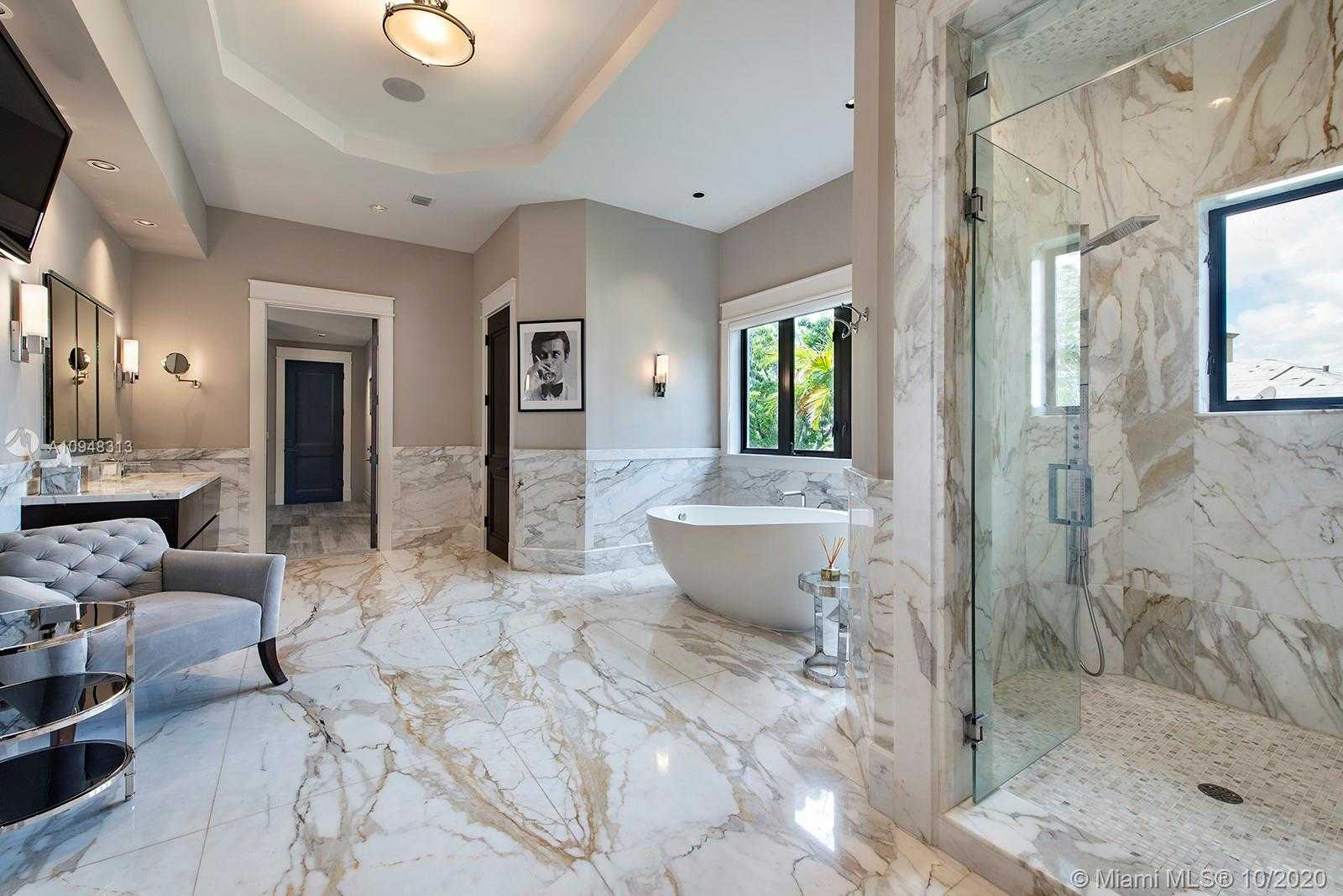 Small Image of 4 TAHITI BEACH ISLAND RD, Coral Gables Number 24