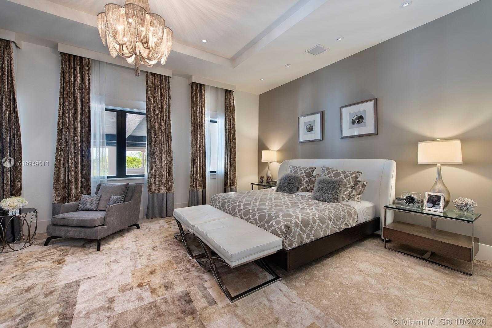 Small Image of 4 TAHITI BEACH ISLAND RD, Coral Gables Number 31