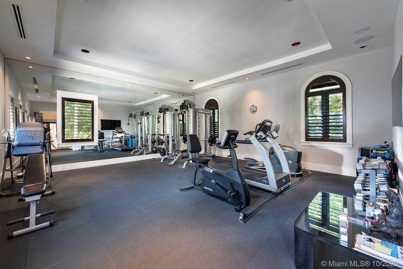 Small Image of 4 TAHITI BEACH ISLAND RD, Coral Gables Number 37