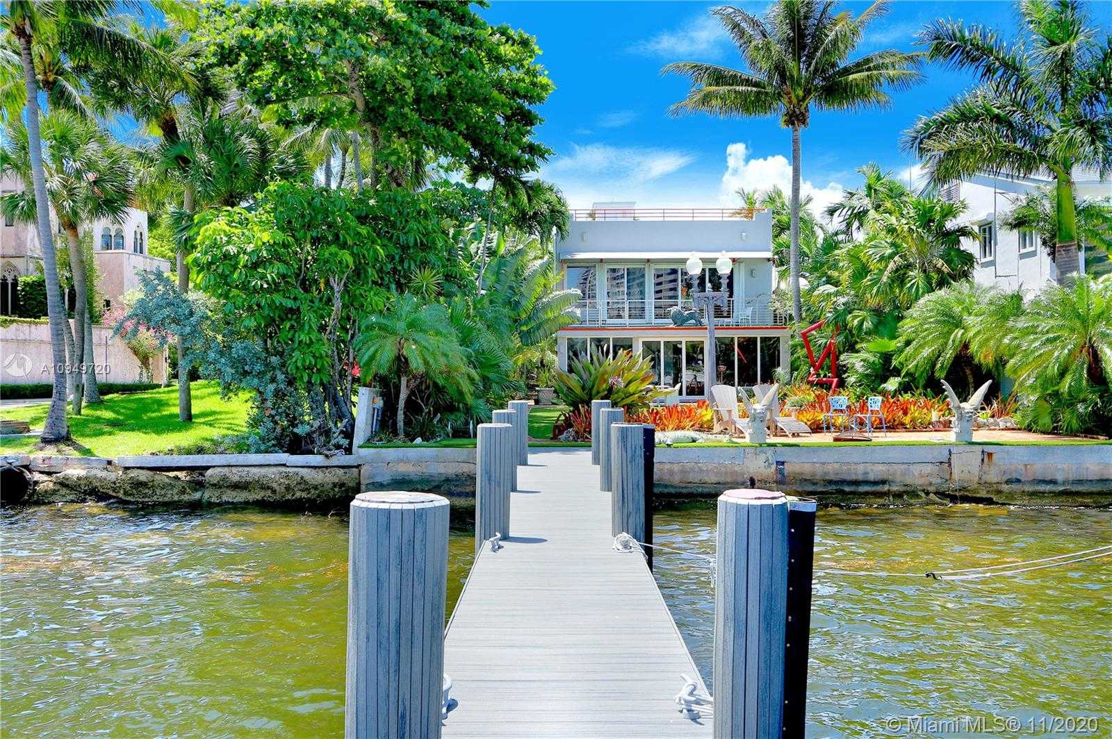 Small Image of 1828 SOUTH BAYSHORE LN, Miami Number 10