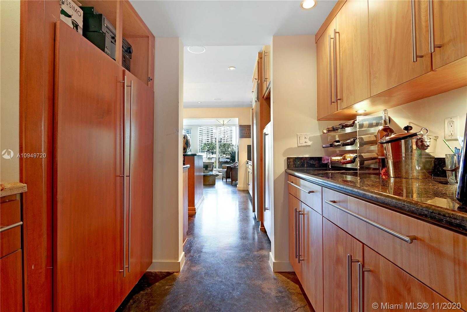 Small Image of 1828 SOUTH BAYSHORE LN, Miami Number 24