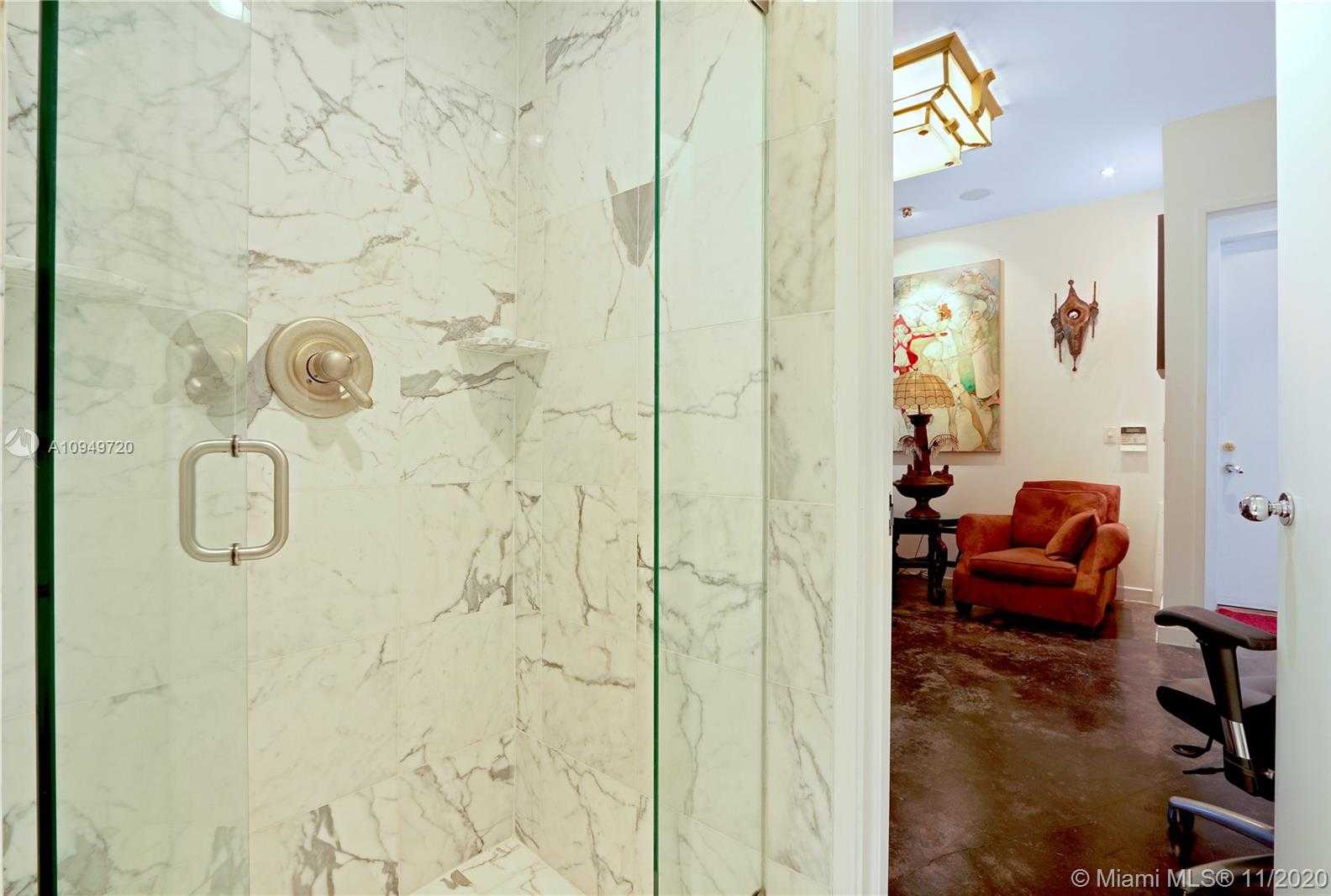 Small Image of 1828 SOUTH BAYSHORE LN, Miami Number 28