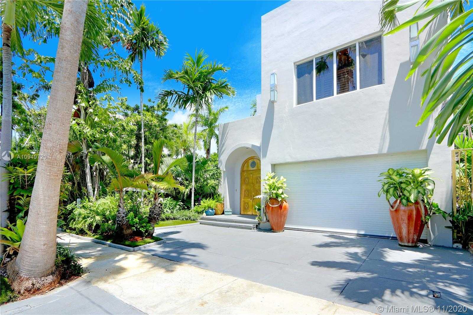 Small Image of 1828 SOUTH BAYSHORE LN, Miami Number 3