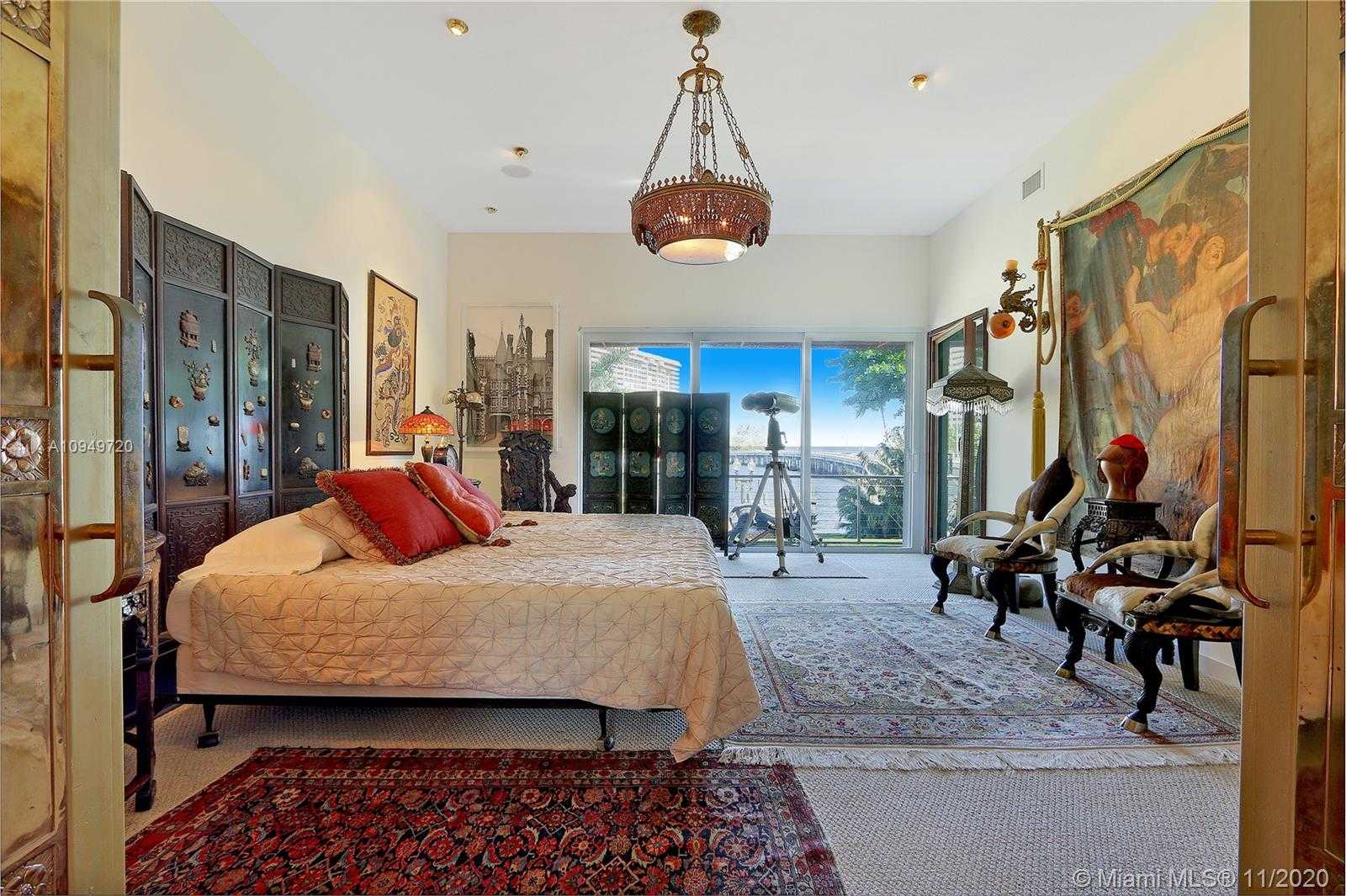 Small Image of 1828 SOUTH BAYSHORE LN, Miami Number 30
