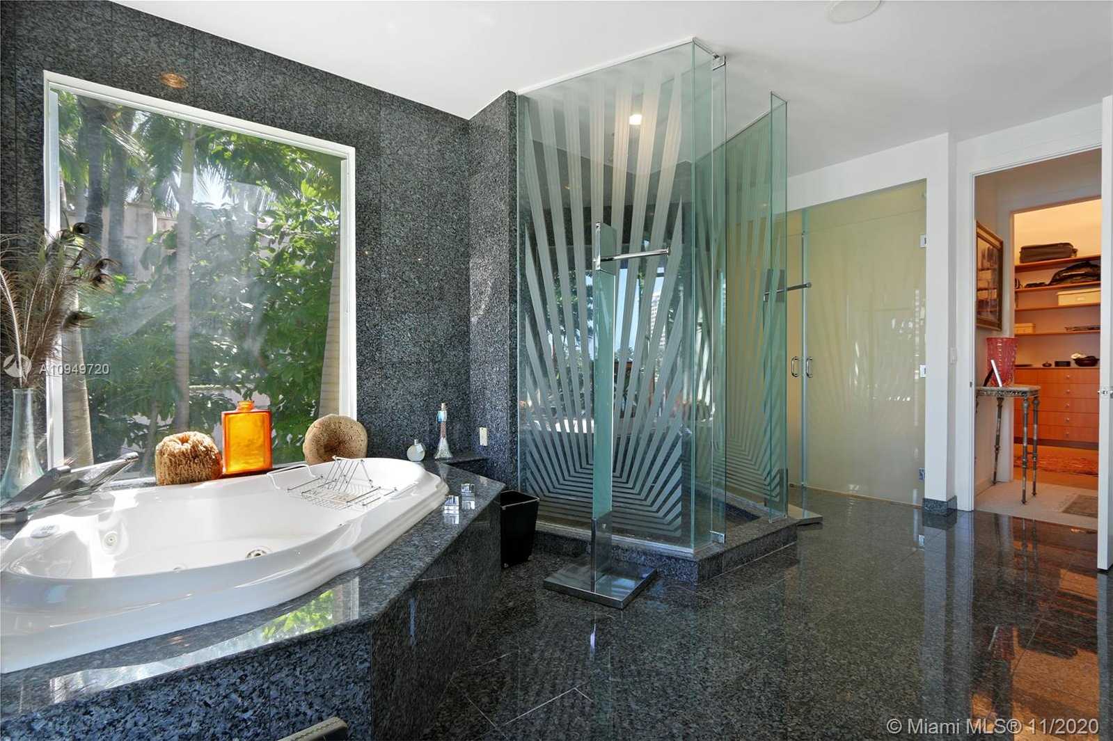 Small Image of 1828 SOUTH BAYSHORE LN, Miami Number 33