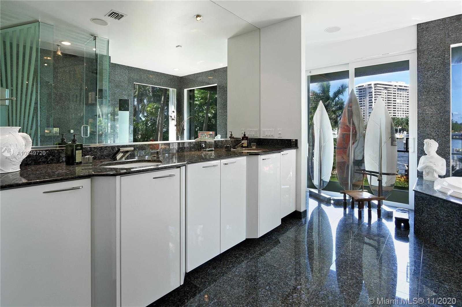 Small Image of 1828 SOUTH BAYSHORE LN, Miami Number 34