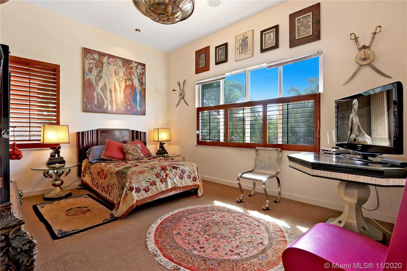 Small Image of 1828 SOUTH BAYSHORE LN, Miami Number 39
