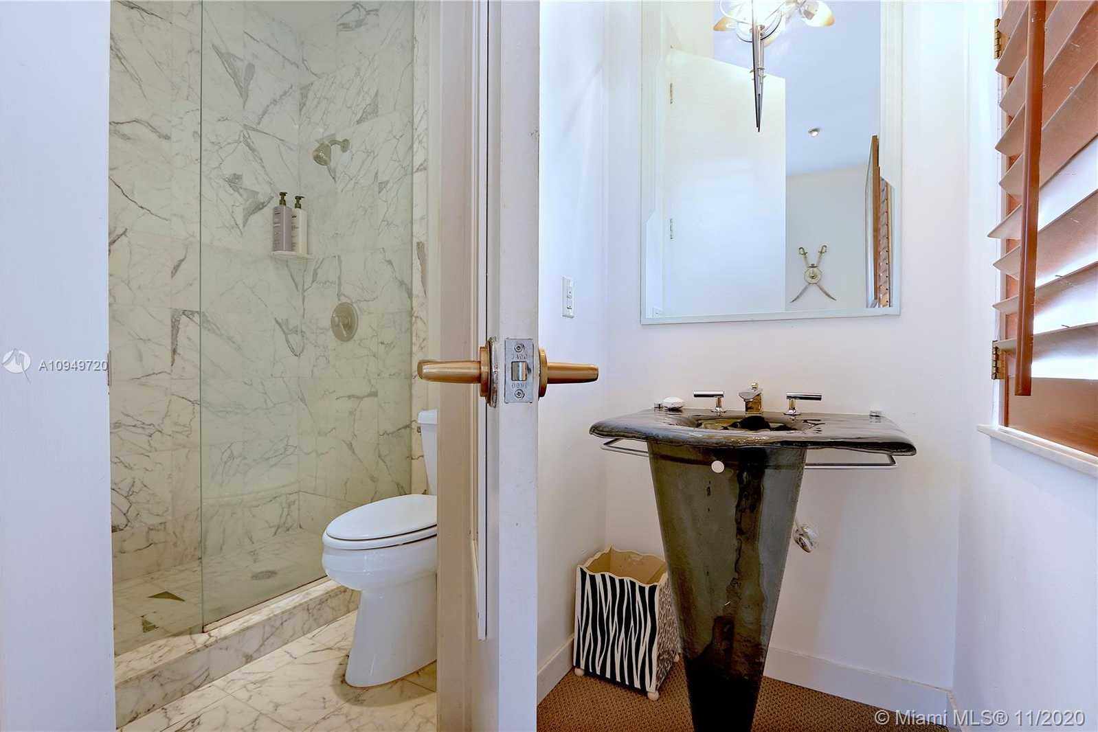 Small Image of 1828 SOUTH BAYSHORE LN, Miami Number 40