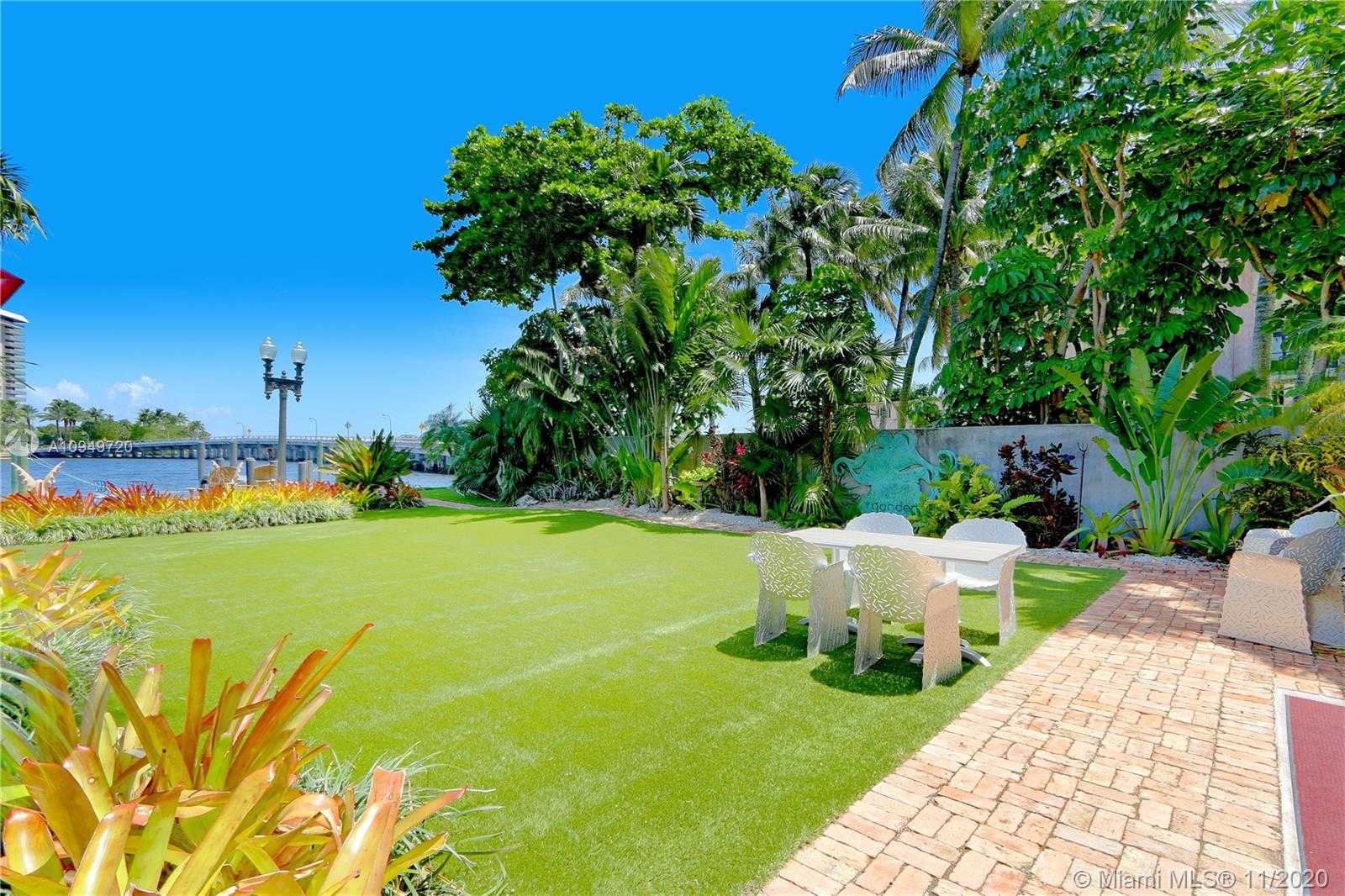 Small Image of 1828 SOUTH BAYSHORE LN, Miami Number 5