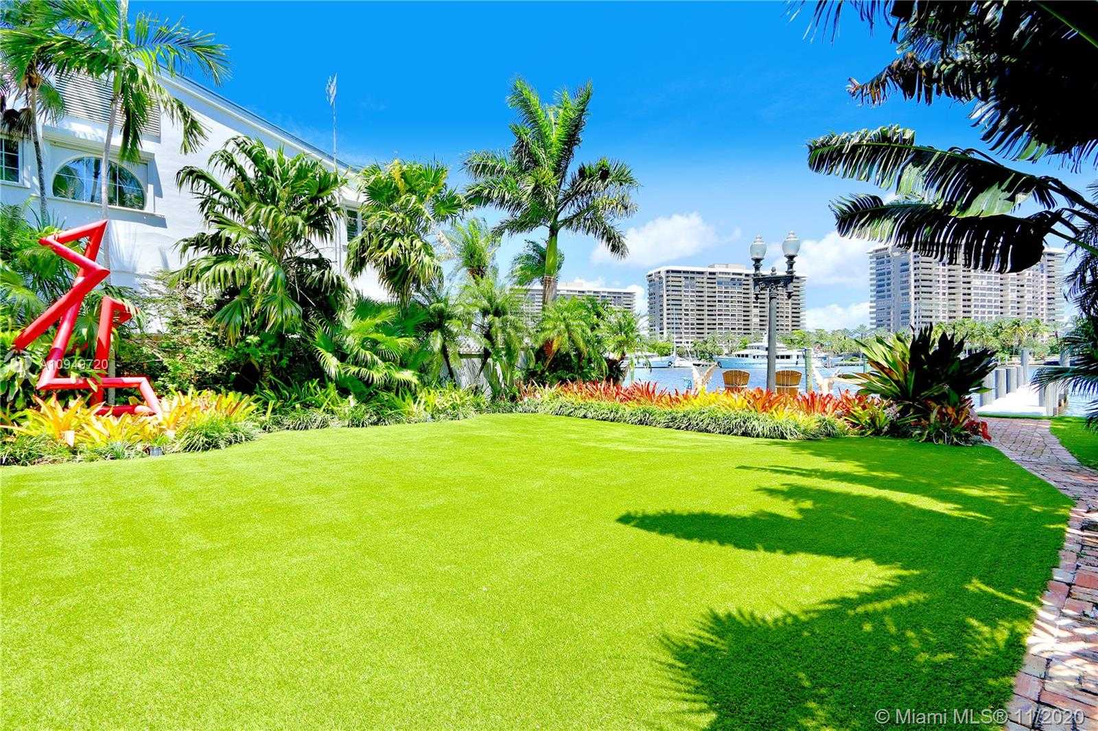 Small Image of 1828 SOUTH BAYSHORE LN, Miami Number 6