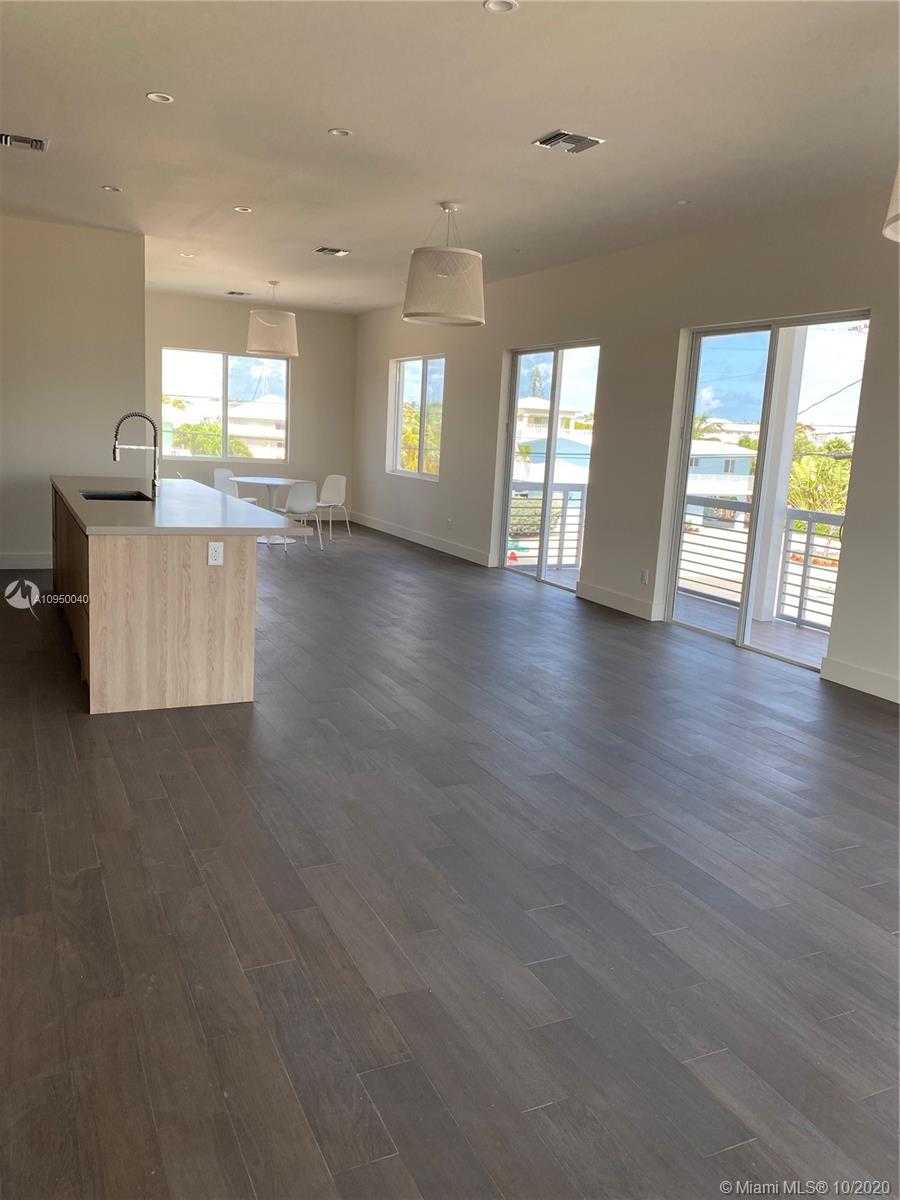 Small Image of 96 WEST PLAZA DEL SOL, Islamorada Number 10