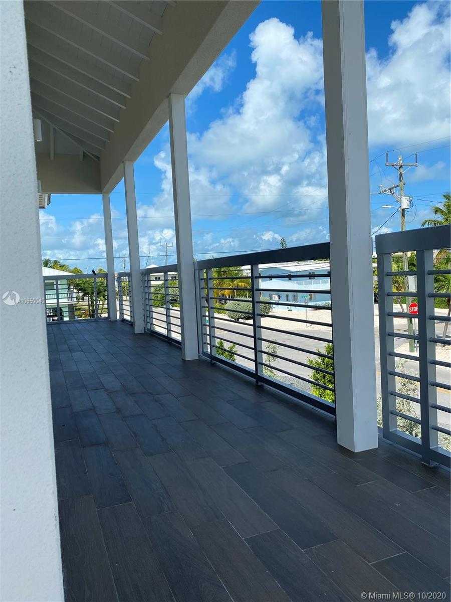 Small Image of 96 WEST PLAZA DEL SOL, Islamorada Number 21