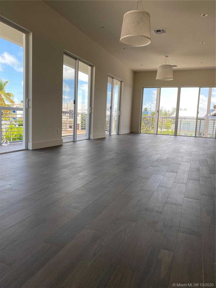 Small Image of 96 WEST PLAZA DEL SOL, Islamorada Number 22