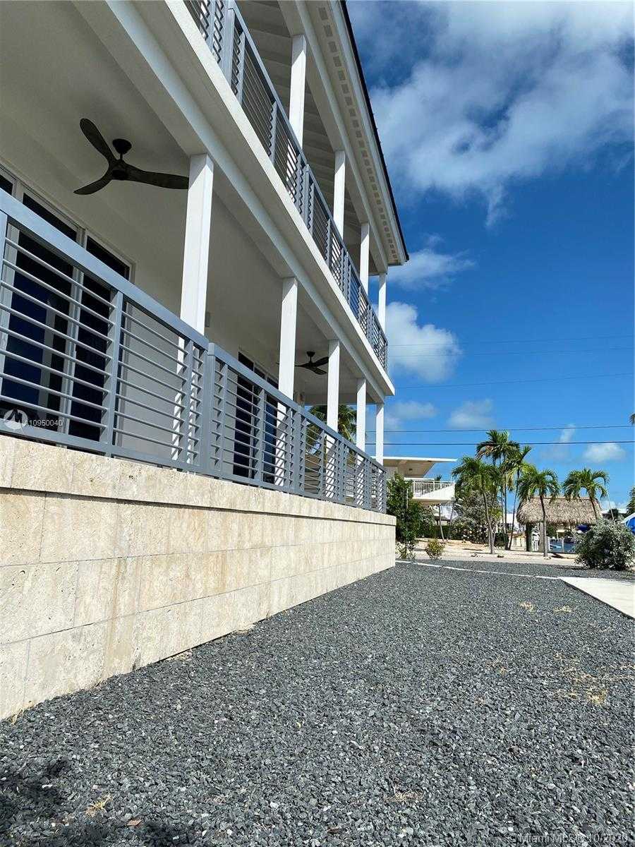 Small Image of 96 WEST PLAZA DEL SOL, Islamorada Number 9