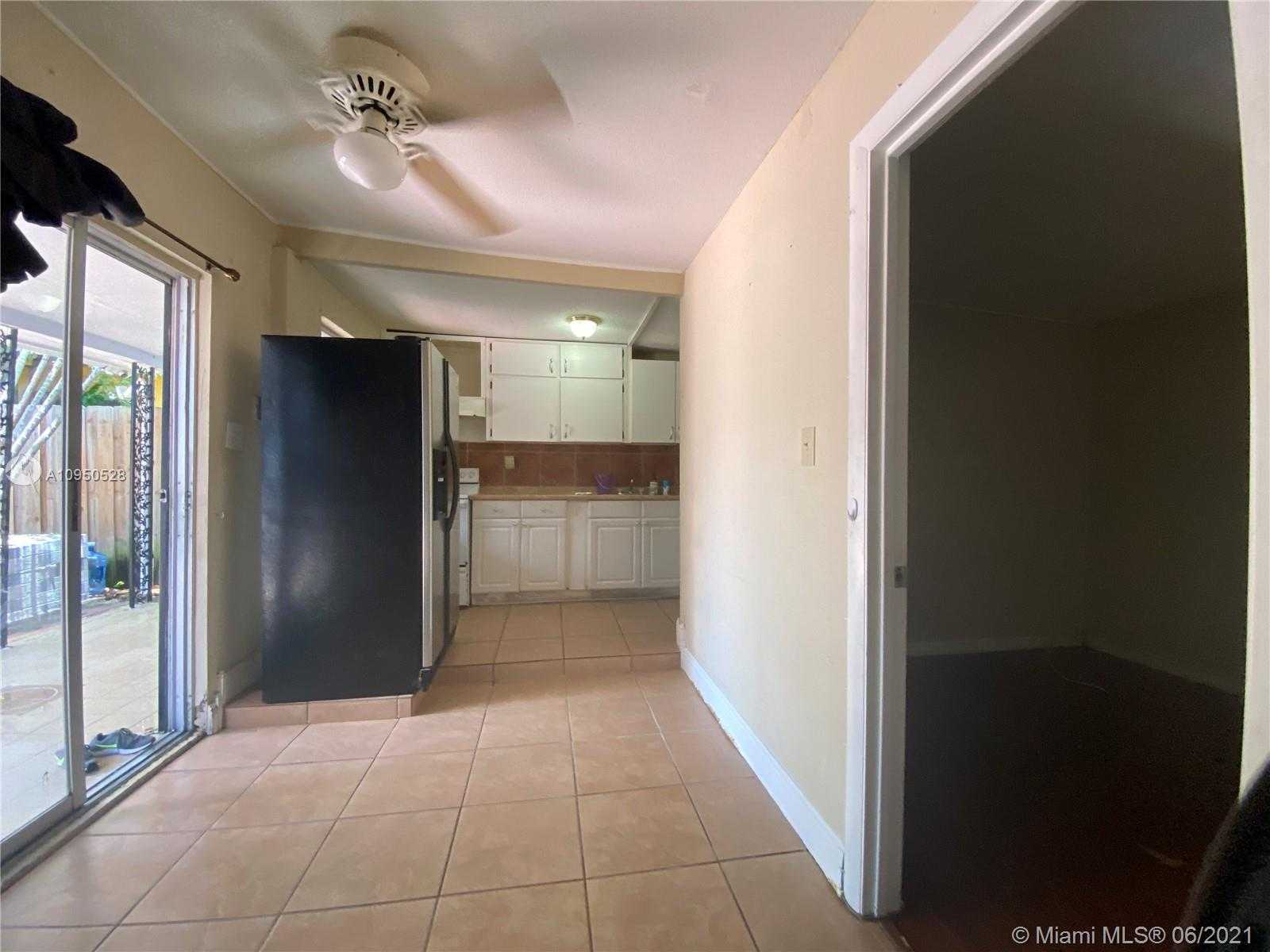Small Image of 1612 SOUTH WEST 11TH ST, Miami Number 9