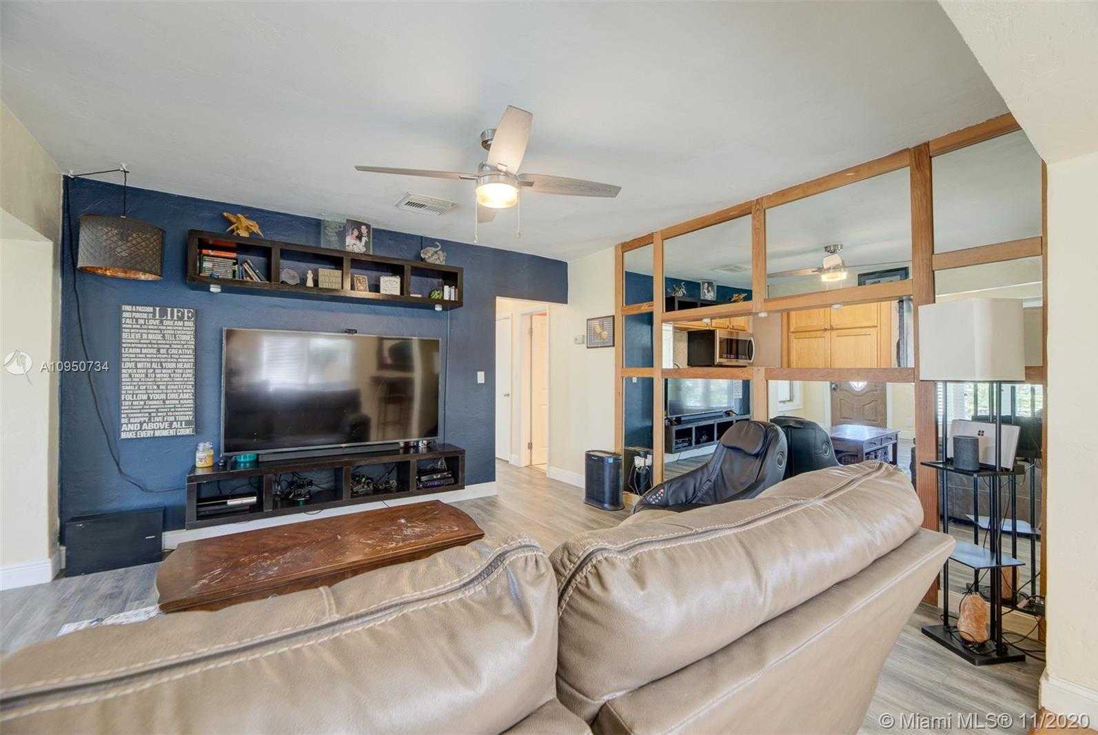 Small Image of 2534 WILSON ST, Hollywood Number 10