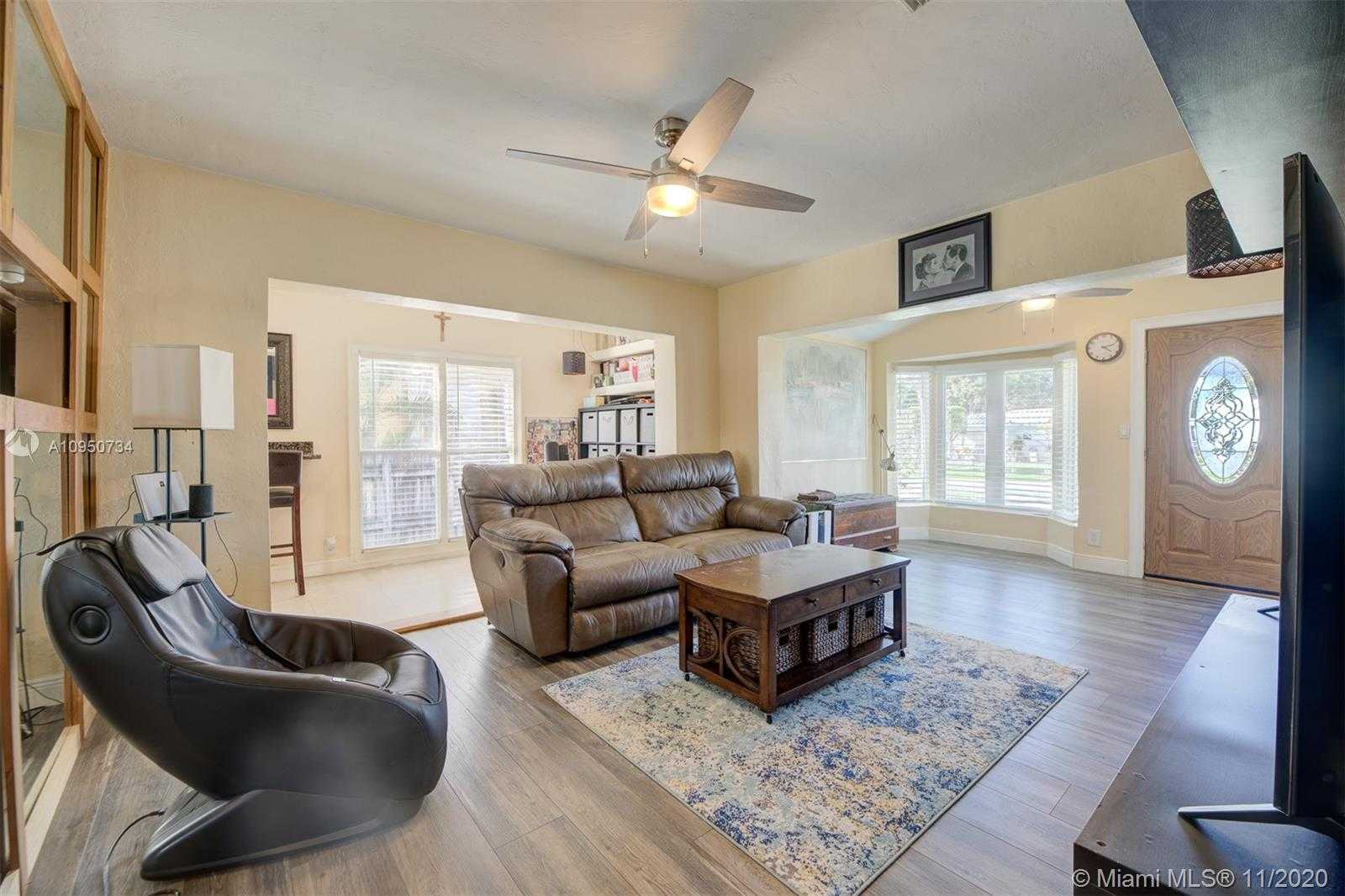 Small Image of 2534 WILSON ST, Hollywood Number 13
