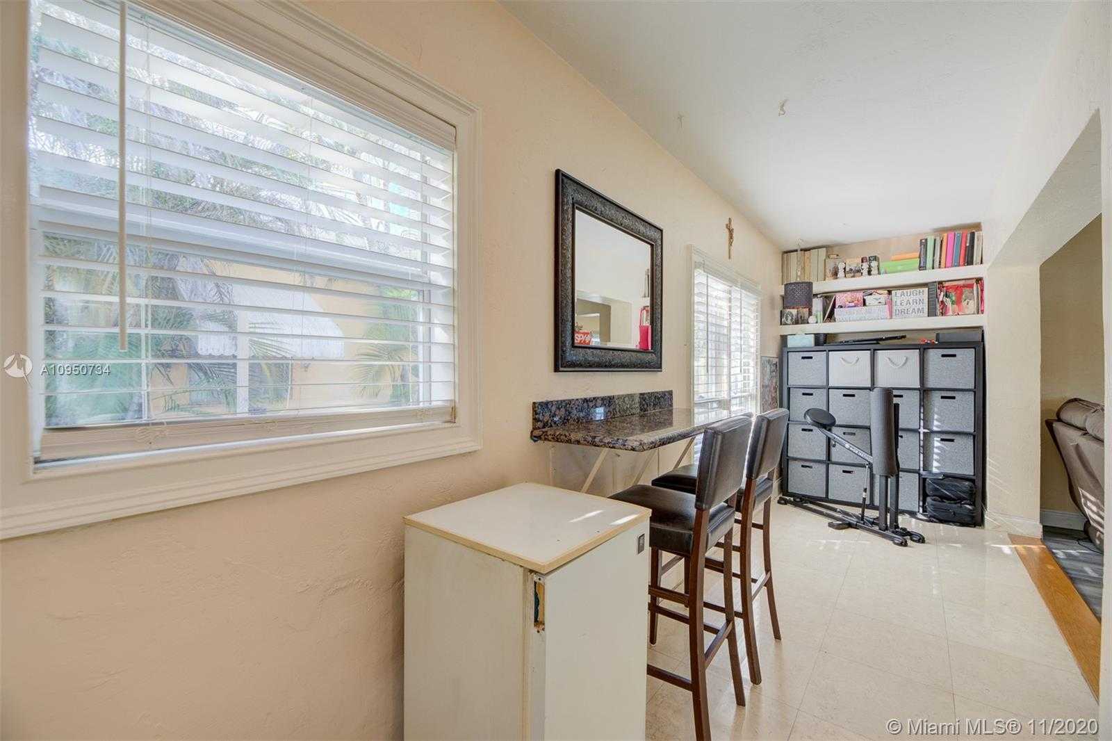 Small Image of 2534 WILSON ST, Hollywood Number 16