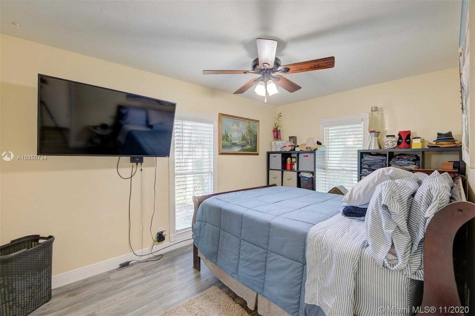Small Image of 2534 WILSON ST, Hollywood Number 20