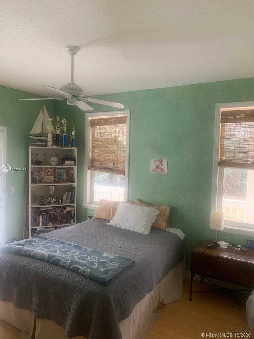 Small Image of 5651 SHIRLEY DR, Jupiter Number 8