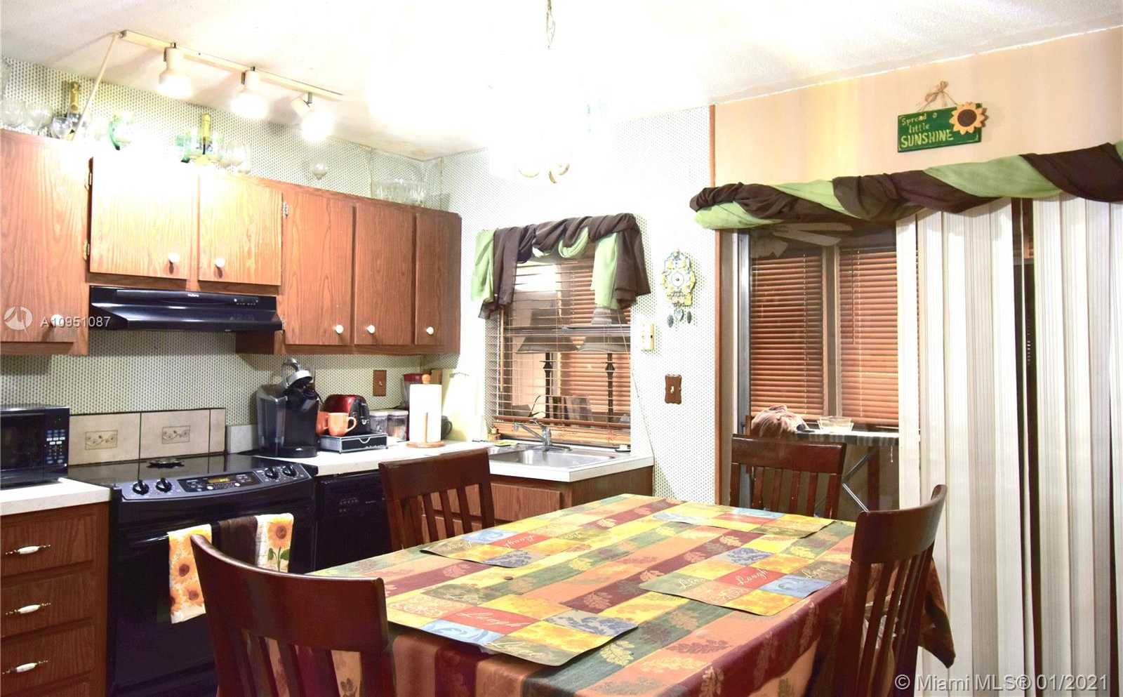 Small Image of 6710 NORTH WEST 70TH CT, Tamarac Number 4