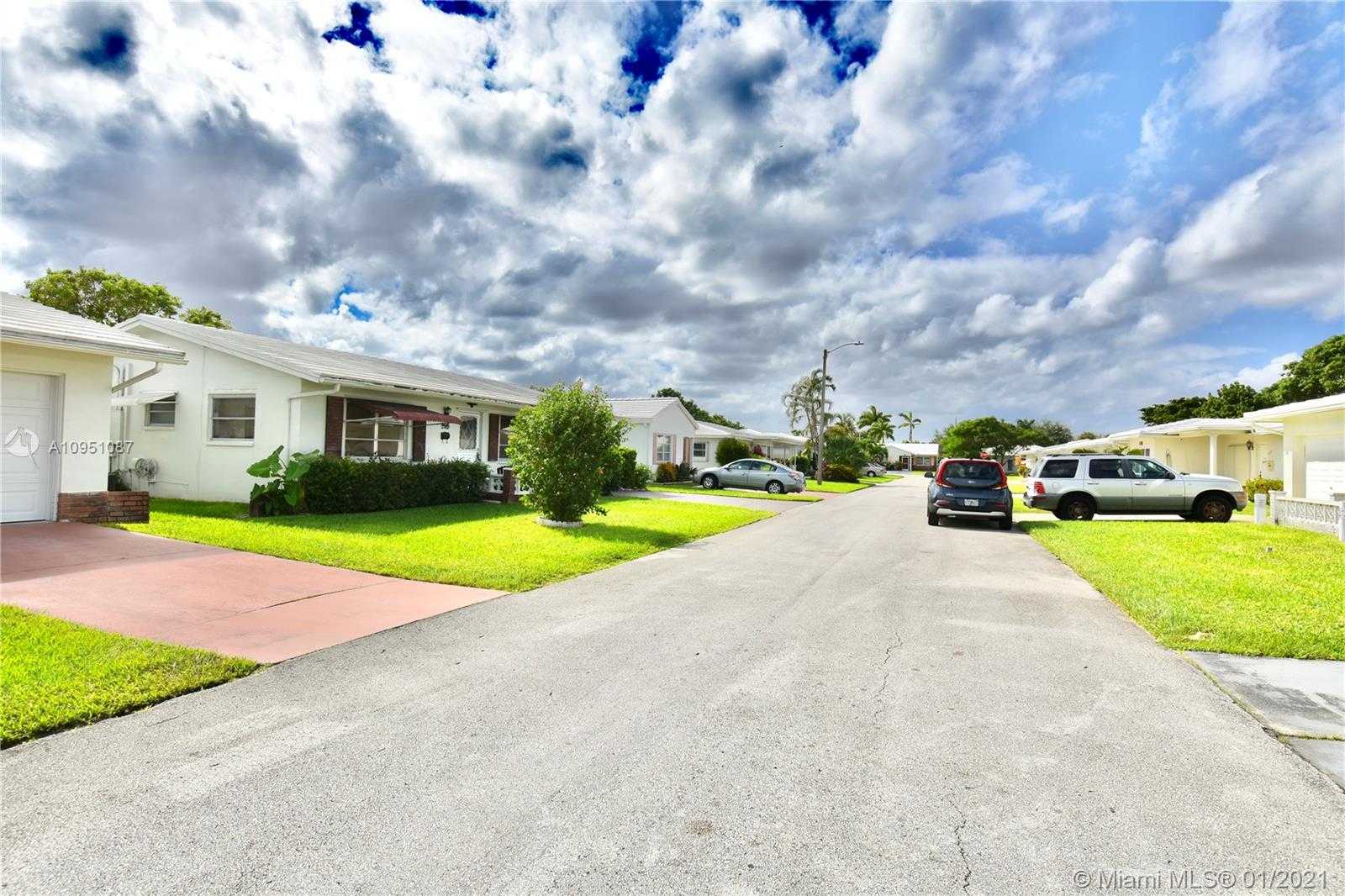 Small Image of 6710 NORTH WEST 70TH CT, Tamarac Number 6
