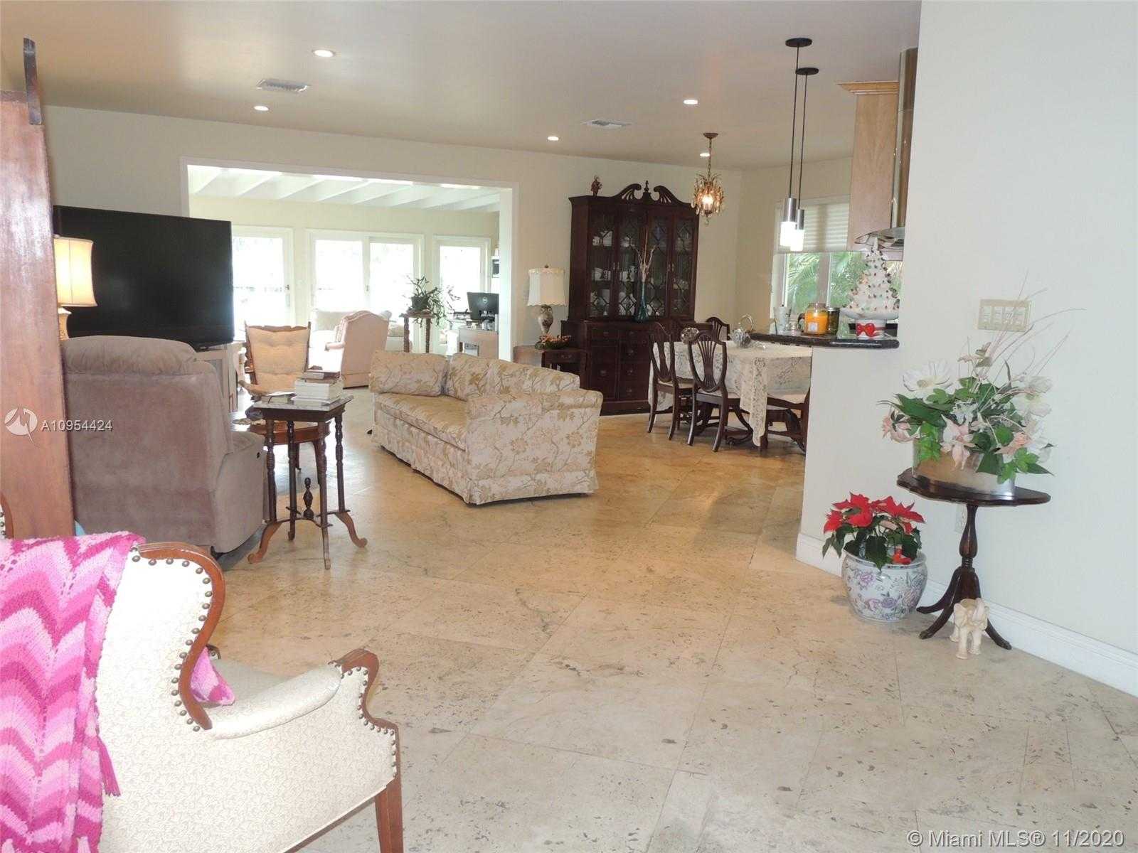 Small Image of 7516 WEST TREASURE DR, North Bay Village Number 10