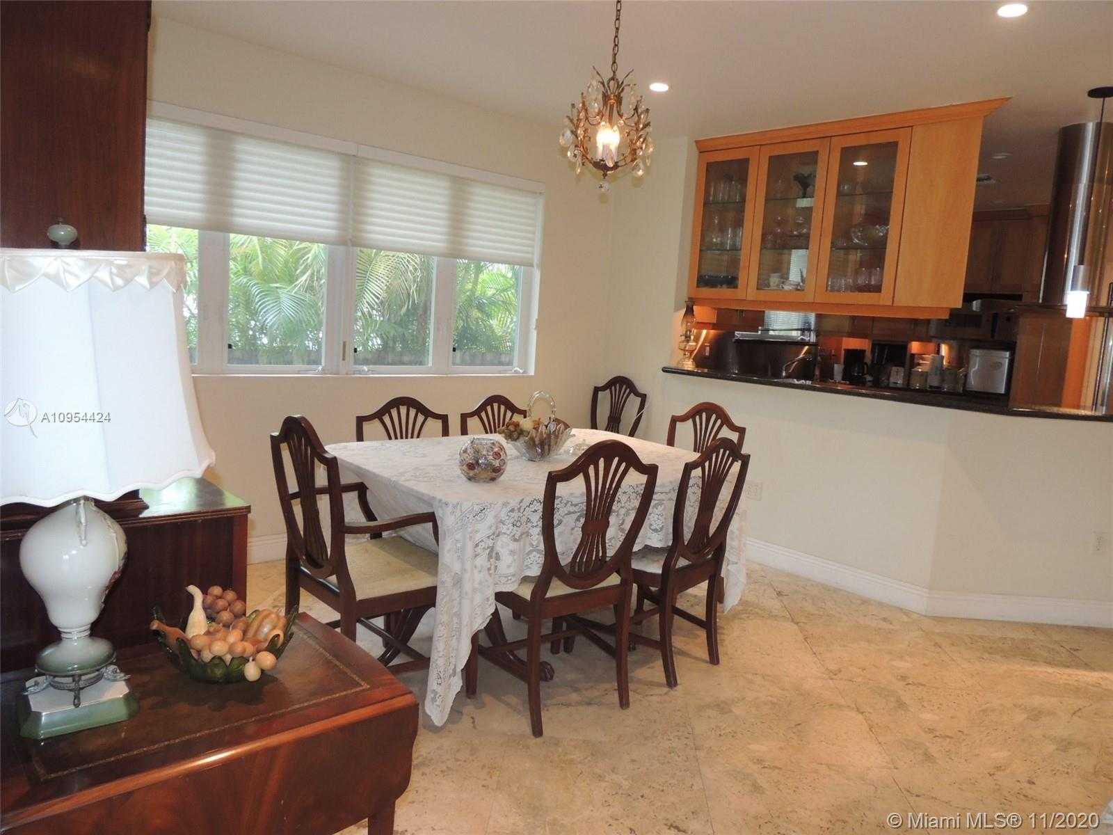 Small Image of 7516 WEST TREASURE DR, North Bay Village Number 12