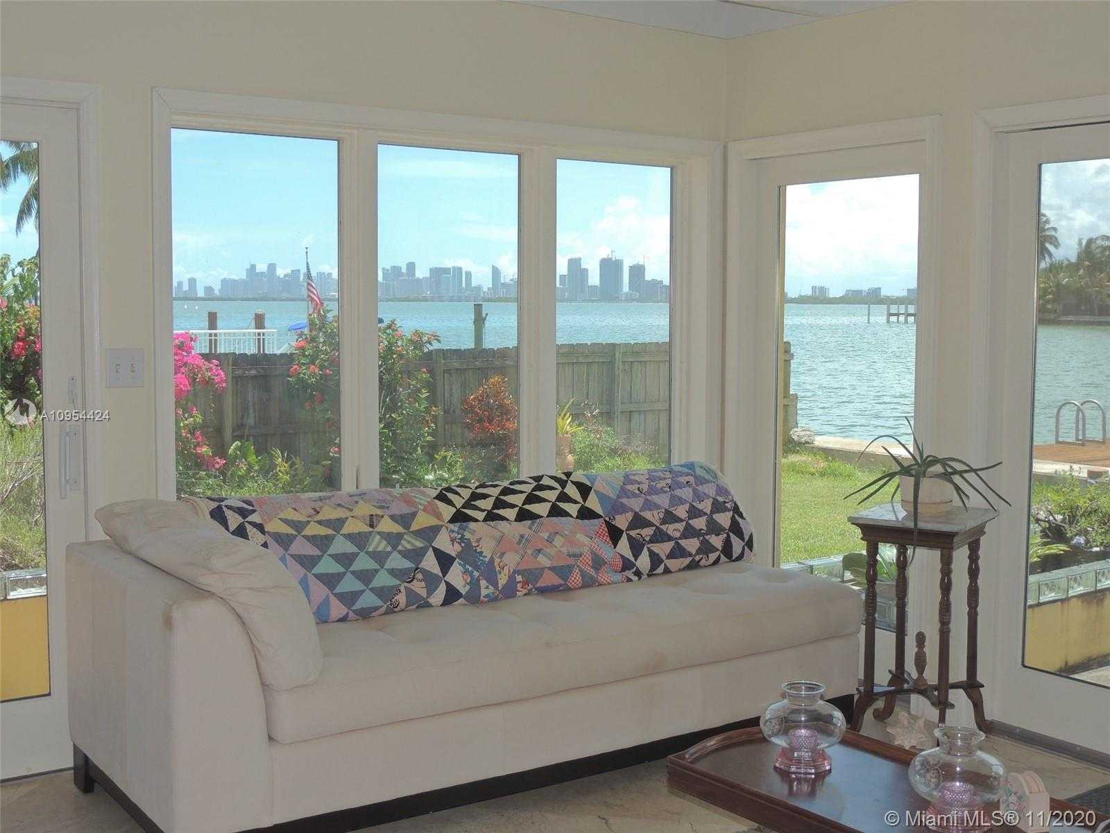 Small Image of 7516 WEST TREASURE DR, North Bay Village Number 21
