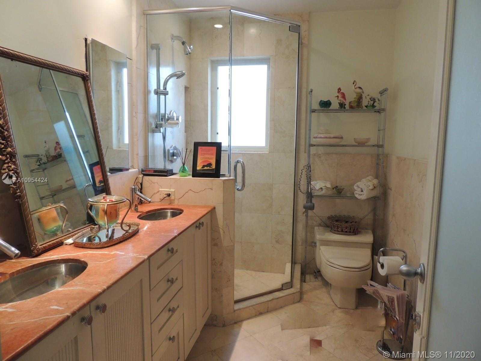 Small Image of 7516 WEST TREASURE DR, North Bay Village Number 24