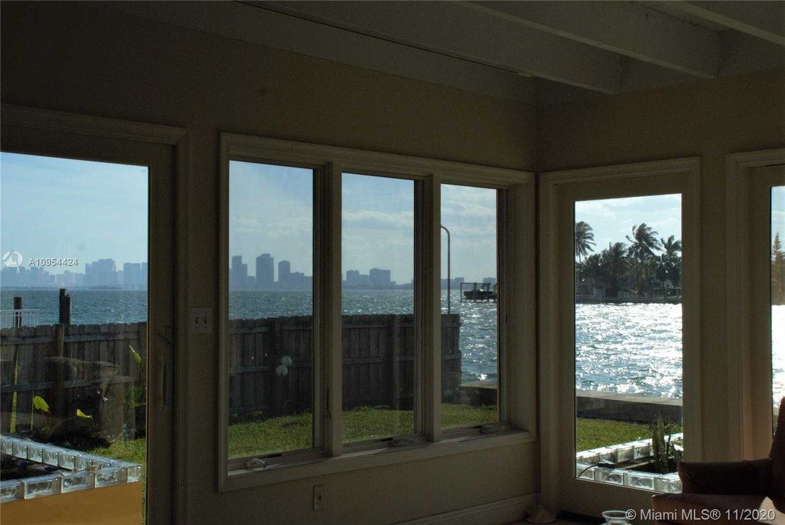 Small Image of 7516 WEST TREASURE DR, North Bay Village Number 26